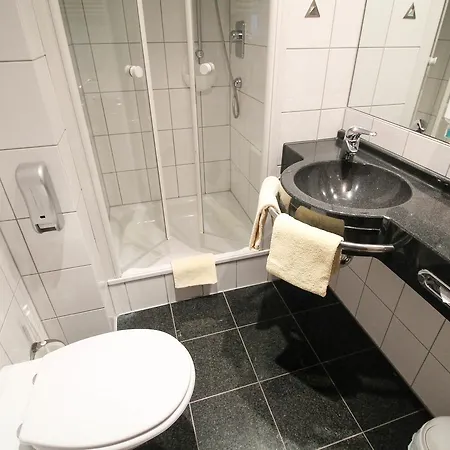 National فندق 3*